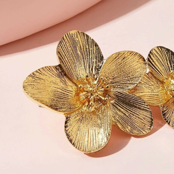 Gold Womens Double Flower Earrings 1pair - Picture 4 of 4